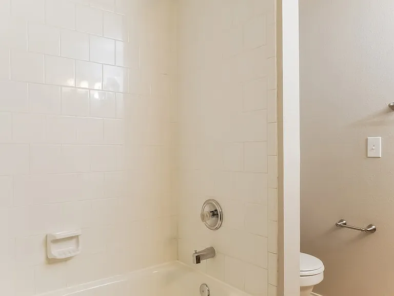 4004 Sonoma Dr — Photo 12