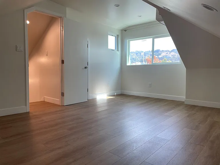 2325 McKinley Ave — Photo 18
