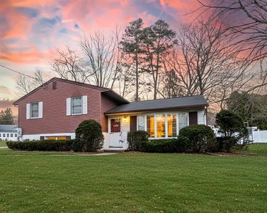 3 Mary Lyon Dr, South Hadley, MA, 01075