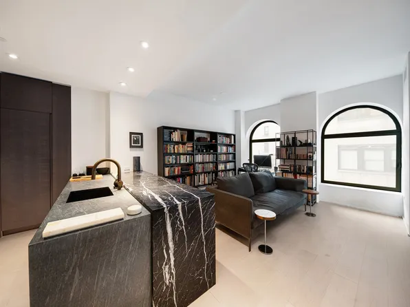 130 William Street 10D image 1 of 18