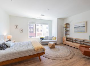 300 Avenue E #4444, Bayonne, NJ 07002