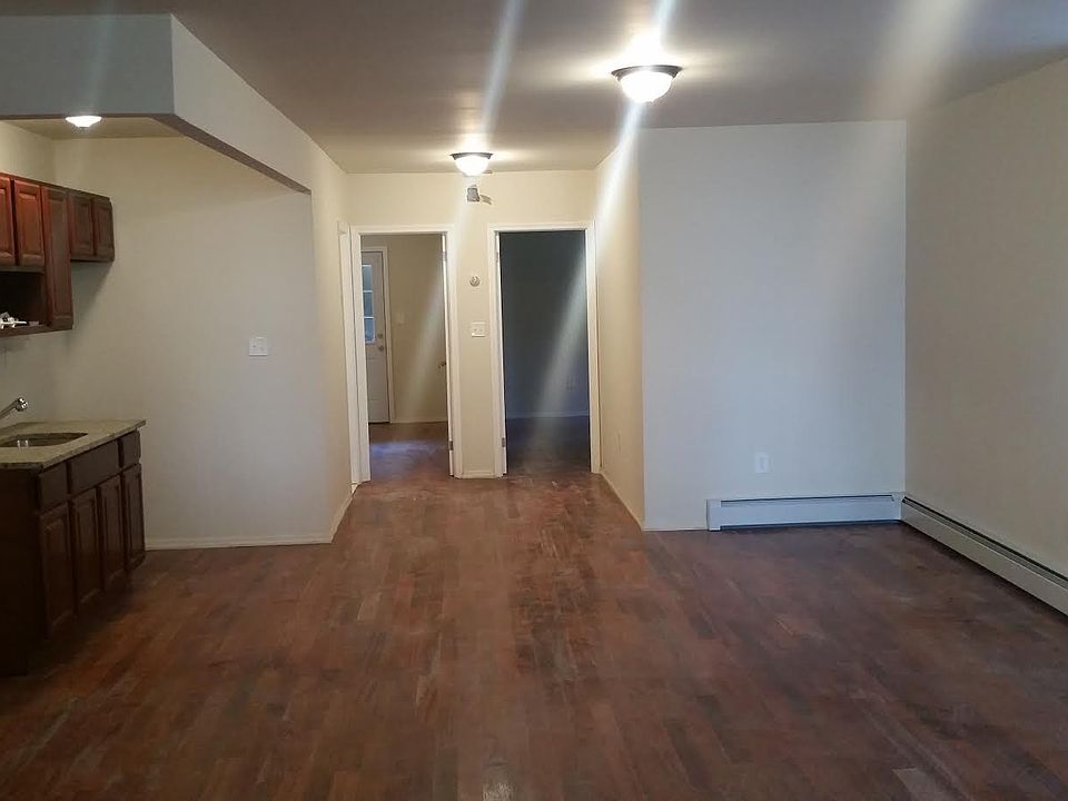2nd image of 1167 Willmohr St