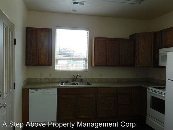 4th image of 1325 Cedar Ave #2
