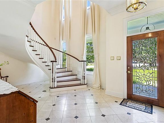 4th image of 1477 Woodmere Dr