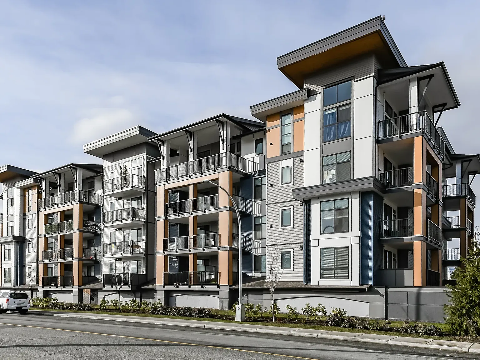 1 bed, 713 sqft, $1,600 — Photo 2