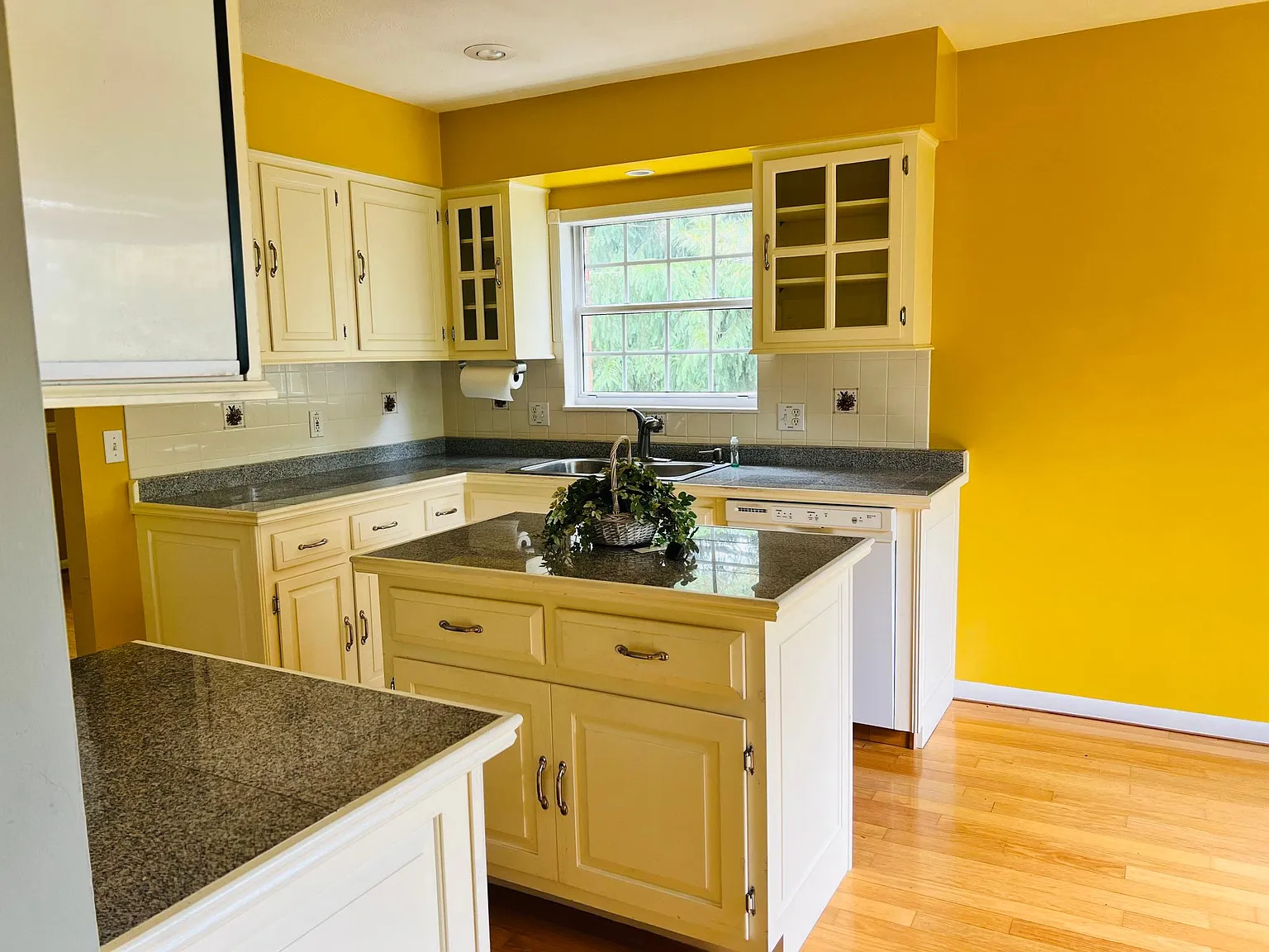 3 bed, 2.5 bath, $2,250 — Photo 1