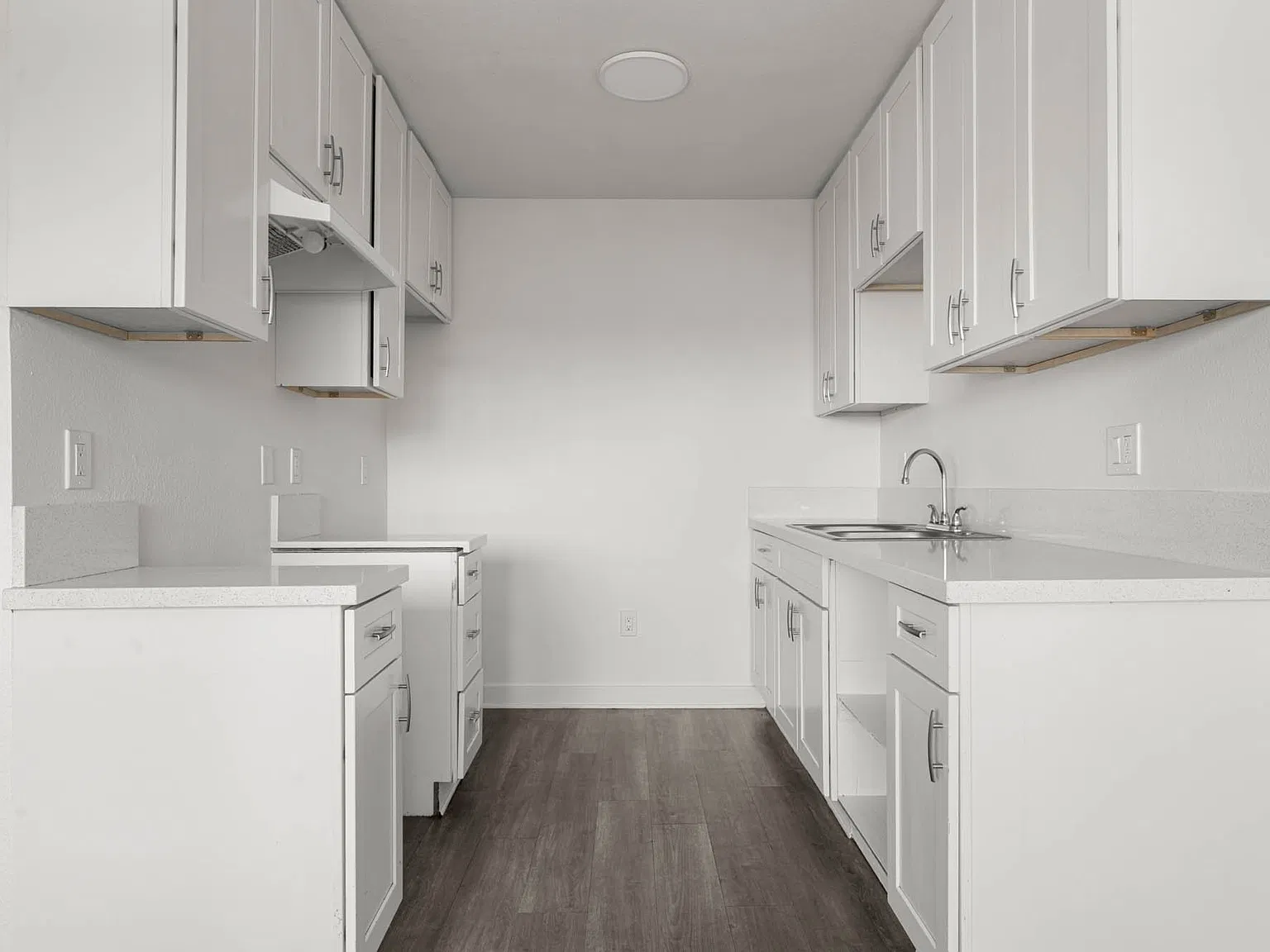 9034 Orion Ave — Photo 4