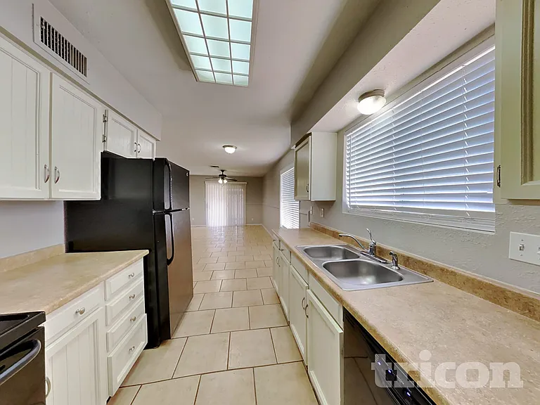 646 W Enid Ave — Photo 5