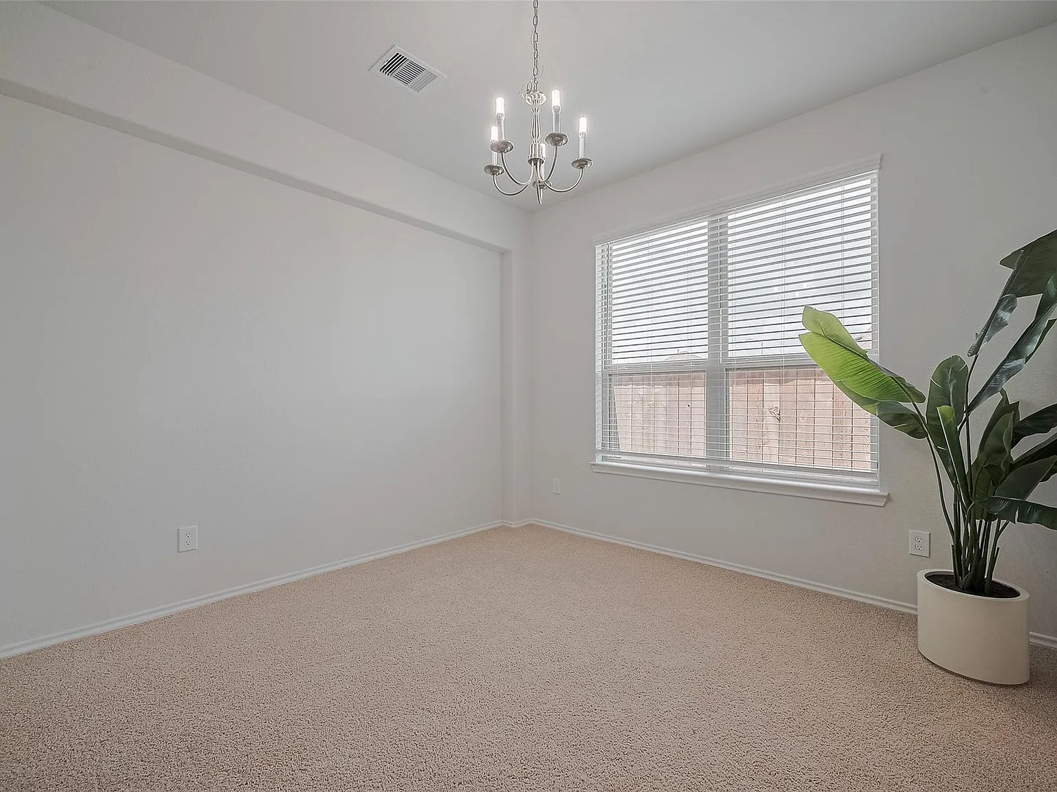 4 bed, 3.5 bath, 2846 sqft, $2,750 — Photo 4