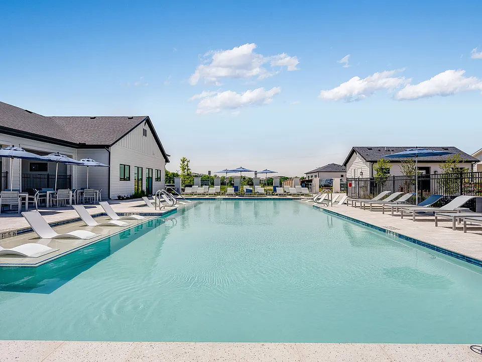 Yardly Stoneridge apartments community photo