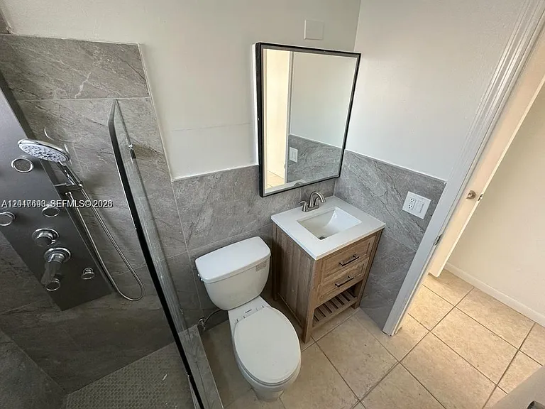 301 SW 9th Ter #1 — Photo 9