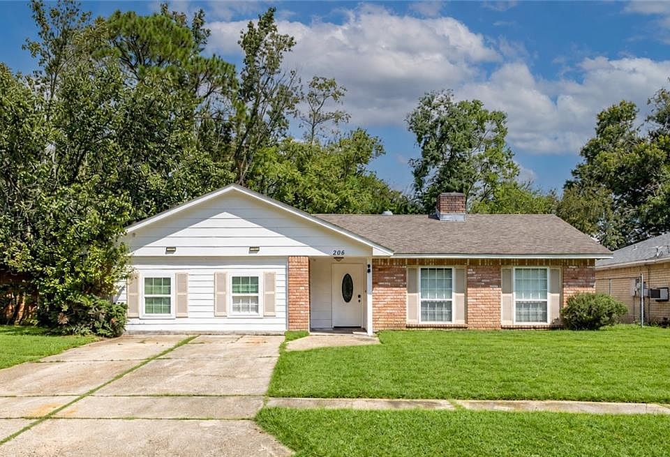 1st image of 206 S Queens Dr