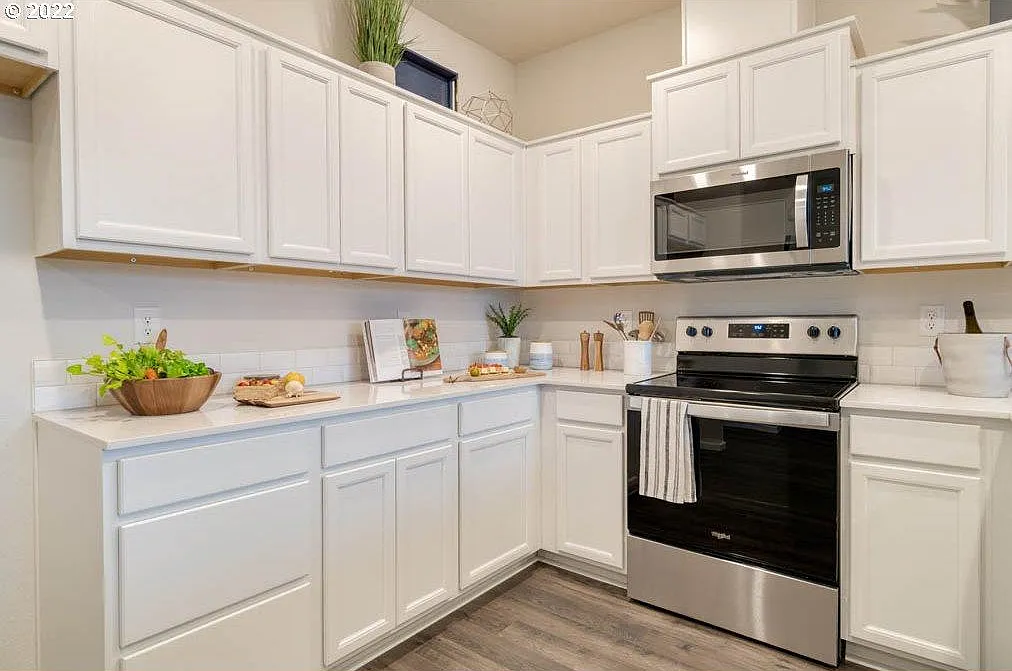 3 bed, 2.5 bath, 1354 sqft, $2,495 — Photo 3