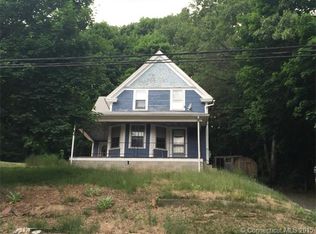 62 Farrows St, Putnam, CT 06260
