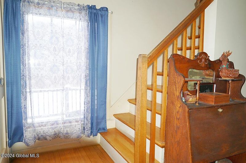 4th image of 23 Olive Street