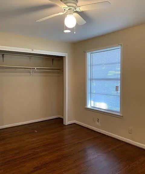 1100 Frost St — Photo 13