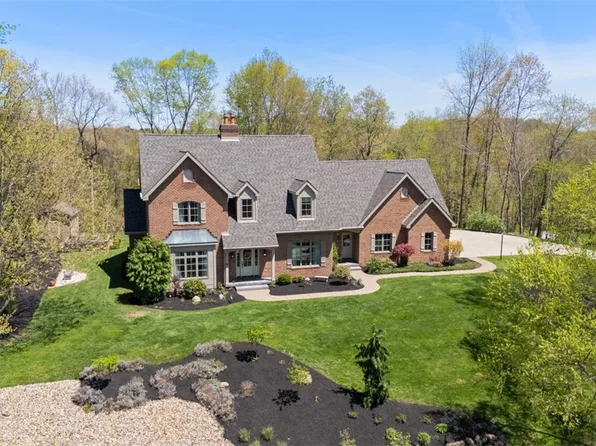 149 Walnut Ridge Dr, Beaver Falls, PA 15010