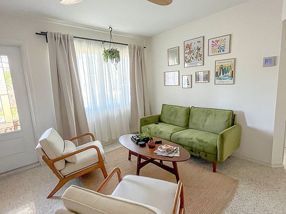 4th image of 2402 Aspinwall St #1