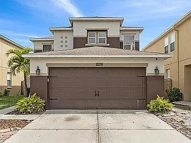 4 bed, 2.5 bath, 2328 sqft, $2,595 — Photo 2