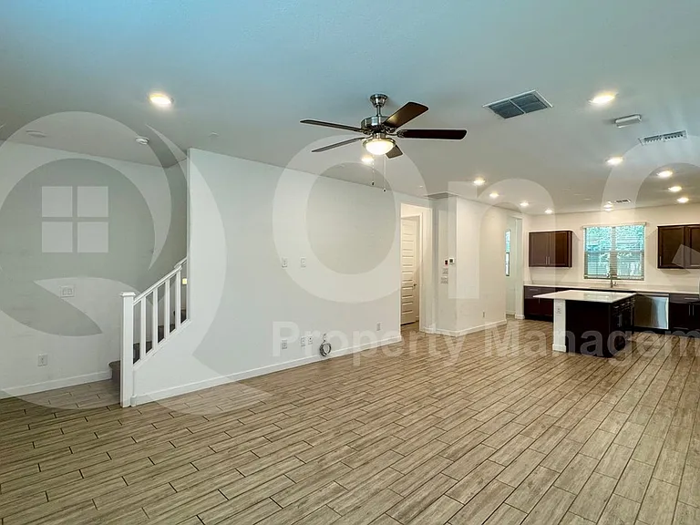 1068 E Sabino Dr — Photo 26