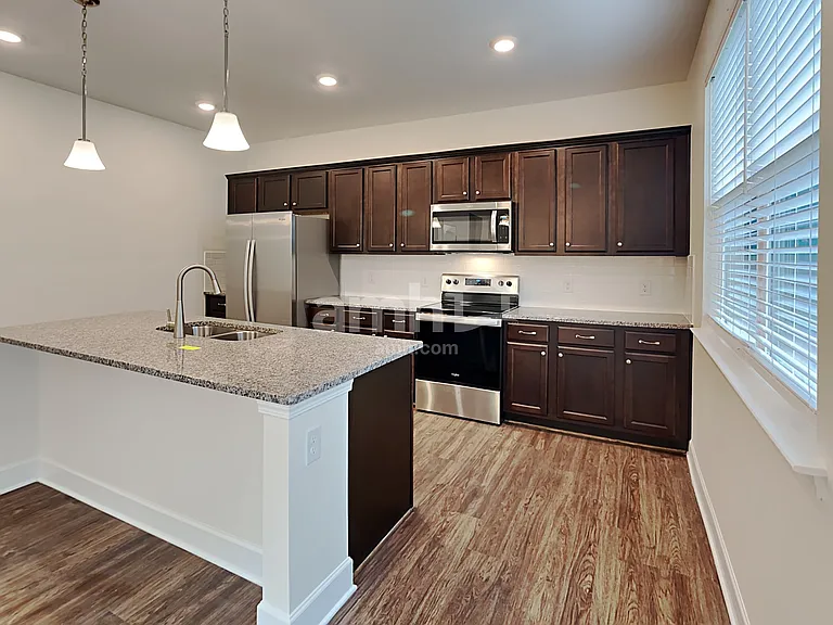 3024 Esquire Dr — Photo 4