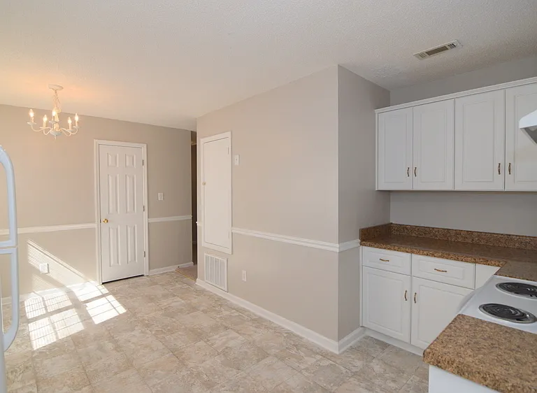 3609 Dayton St — Photo 7