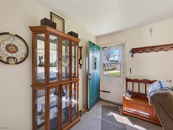 5th image of 5709 Davis Dr