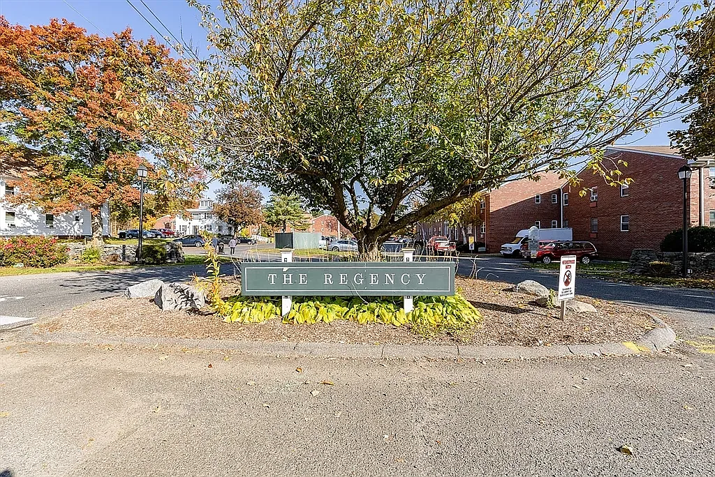 1 bed, 682 sqft, $1,700 — Photo 2