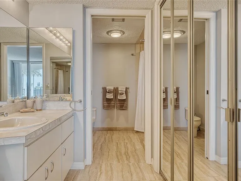 690 Island Way #307 — Photo 20