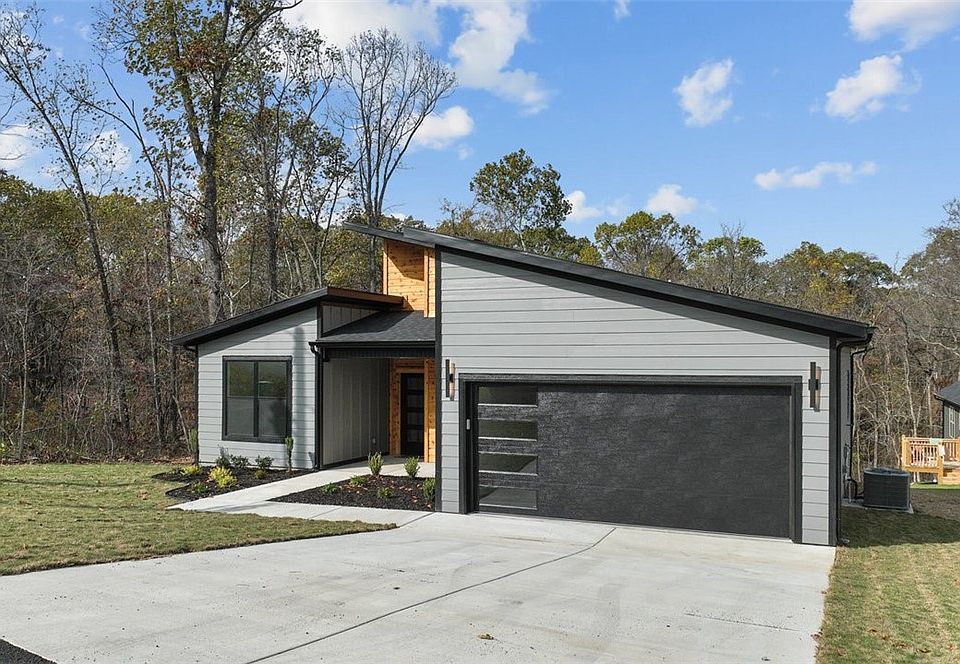1st image of 35 Dirleton Dr