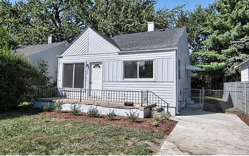 Building Photo - 555 E Breckenridge St