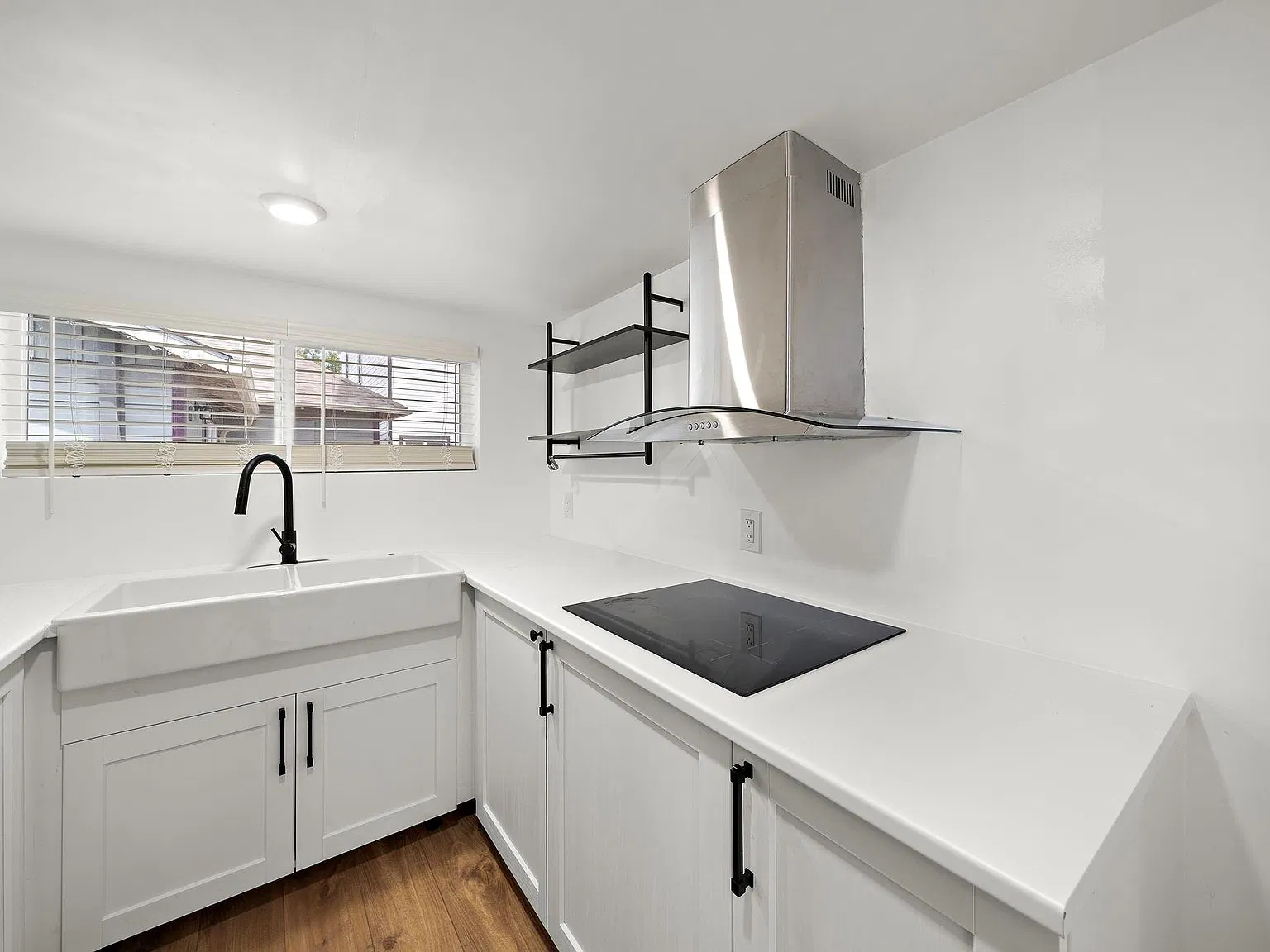 2 bed, 1.0 bath, $1,350 — Photo 4