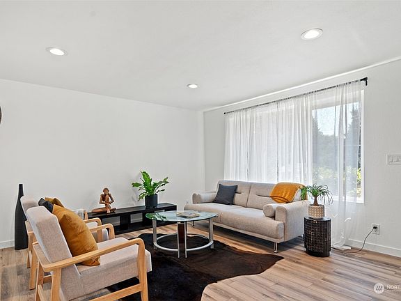 5th image of 9712 NE 124th Street