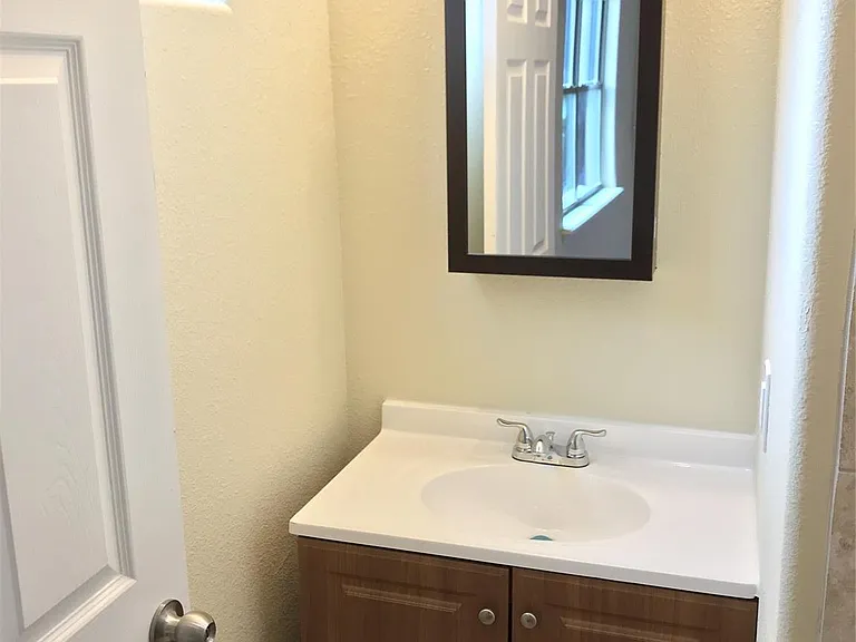 2614 Delano St N — Photo 10