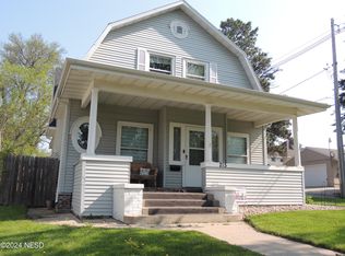 215 5th Ave NW, Watertown, SD 57201