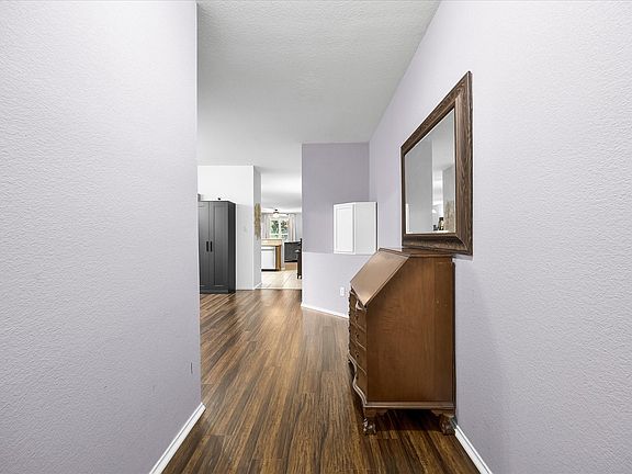 4th image of 3852 Juniper Hills Dr