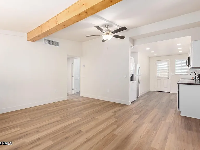 6043 W Laurie Ln #4 — Photo 3