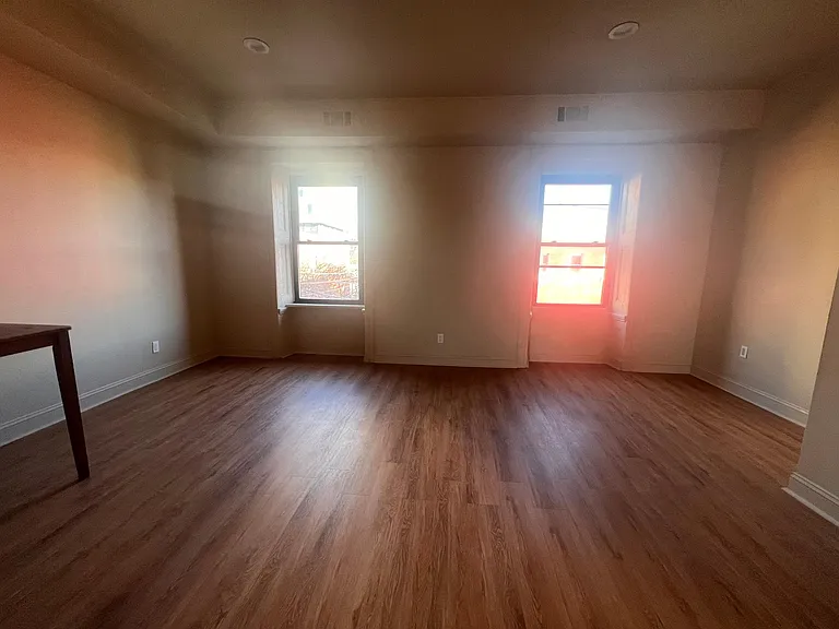 1542 N 15th St #5 — Photo 16