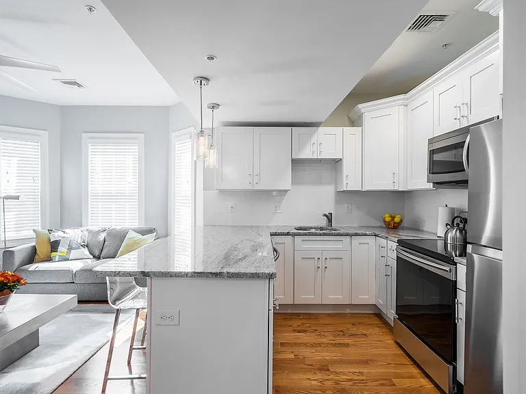 11-13 Plymouth St #2B — Photo 9
