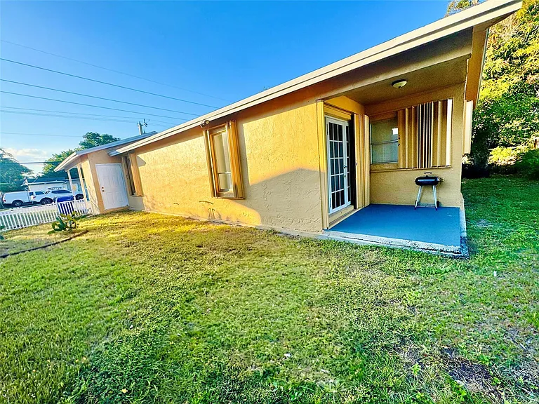 704 NW 3rd Ave — Photo 10