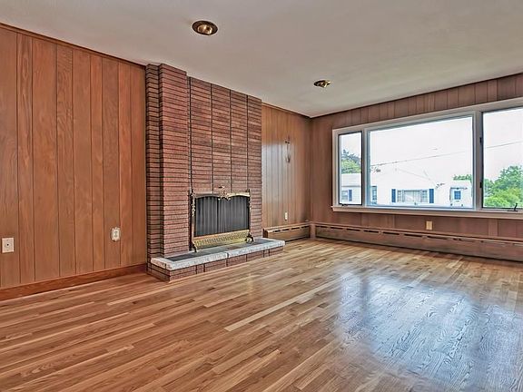 2nd image of 116 Keayne St