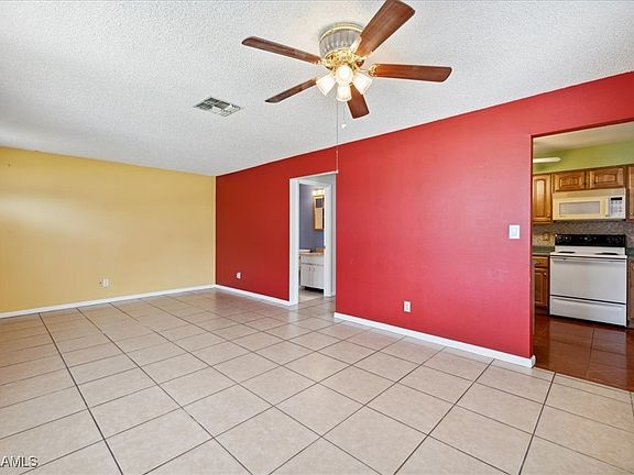 4th image of 40 Desert Candle Cir