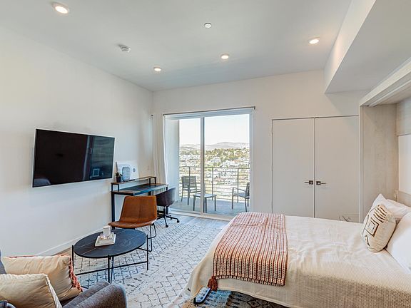 4th image of 252 N Hoover St #211