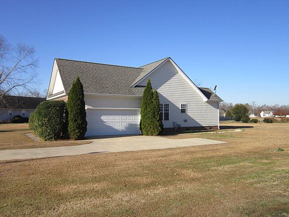 2nd image of 503 Adler Ln