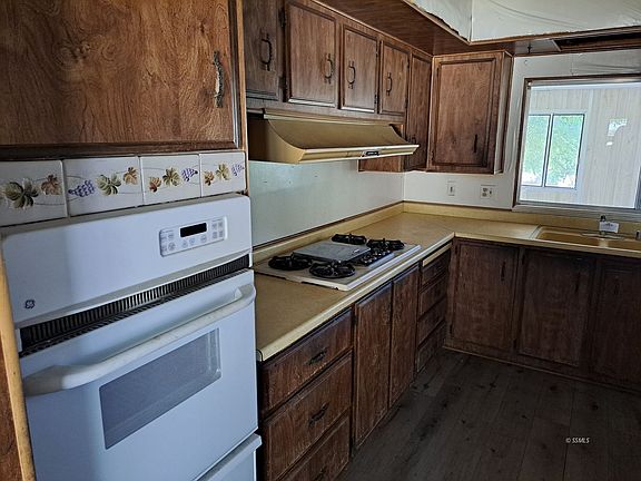4th image of 2319 Rembach Ave