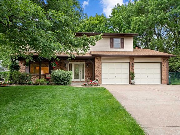 3rd image of 513 Westpark Dr