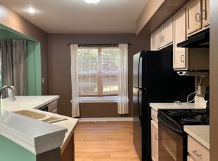 16 Westfield Pl, Athens, OH 45701