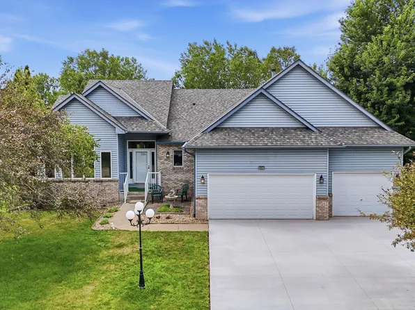4852 Hillvale Ave N, Oakdale, MN 55128