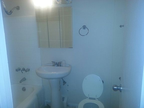 5th image of 4920 N Marine Dr #6