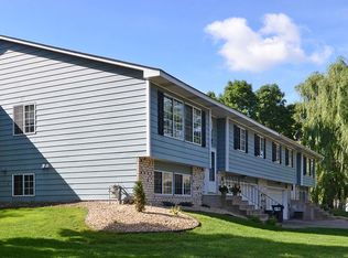 2284 Pond Ave E, Maplewood, MN 55119